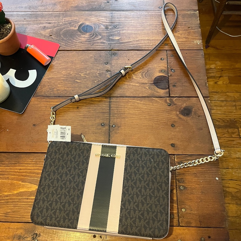 Michael Kors Jet Set cross body purse